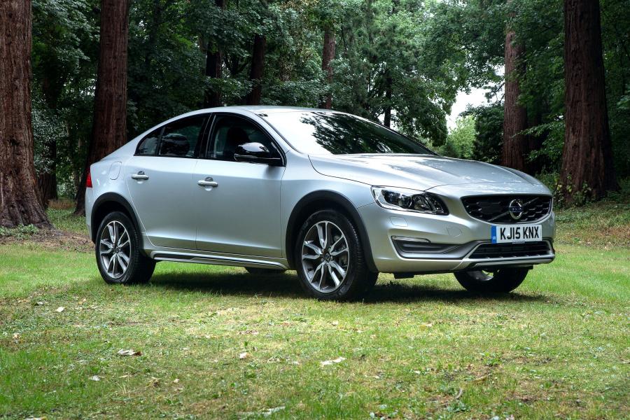  Volvo S60 Cross Country 2015 года  (UK) (фото 5 из 23)